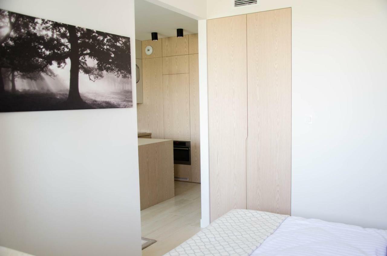Luxlux Apartments Metro Slodowiec Varsóvia Exterior foto
